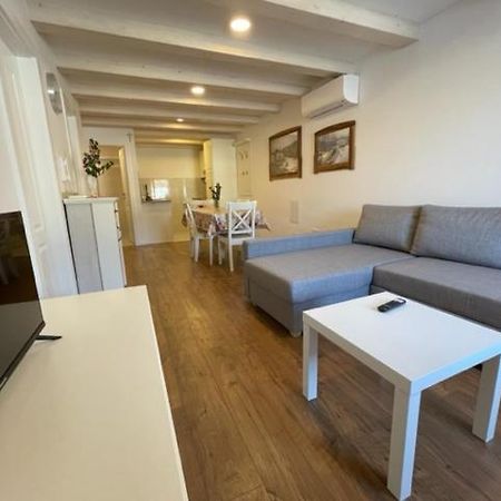 Apartment Concetta Cres Bagian luar foto