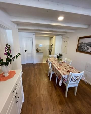Apartment Concetta Cres Bagian luar foto