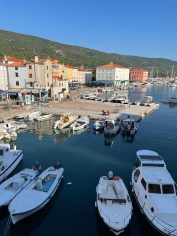 Apartment Concetta Cres Bagian luar foto