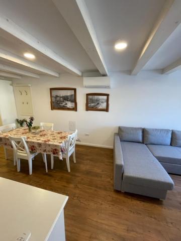 Apartment Concetta Cres Bagian luar foto