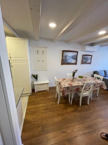 Apartment Concetta Cres Bagian luar foto